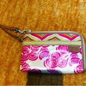 Fossil wristlet